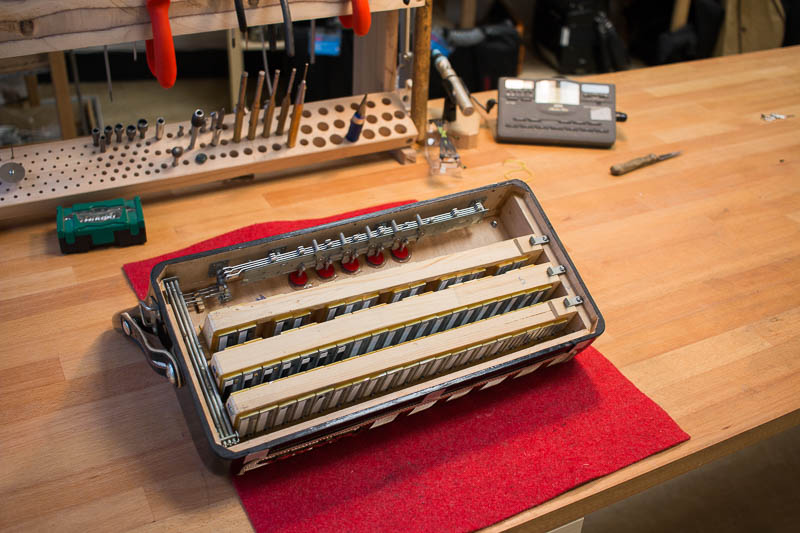 Foto von offenem Akkordeon